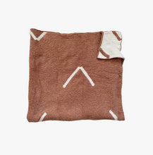Load image into Gallery viewer, Arrow Blanket, Caramel & Cream