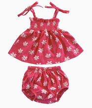 Load image into Gallery viewer, Flower Smocked Set