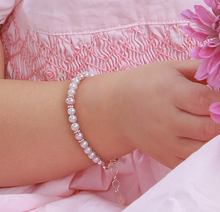Load image into Gallery viewer, Addie Pearl Bracelet