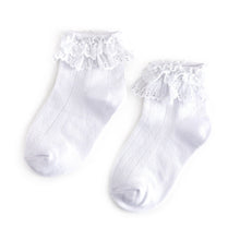 Load image into Gallery viewer, Lace Bobby Socks | White
