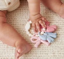 Load image into Gallery viewer, Itzy Trio Teether | Bows

