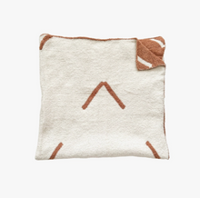 Load image into Gallery viewer, Arrow Blanket, Caramel &amp; Cream
