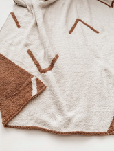 Load image into Gallery viewer, Arrow Blanket, Caramel &amp; Cream
